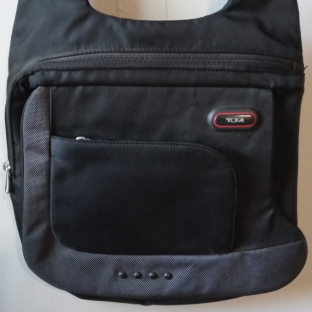 Tumi T-Tech Nylon Mckenna Crossbody Bag BLK. 5123D